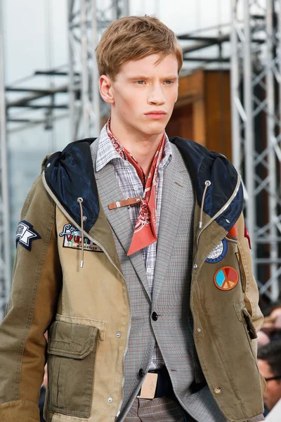 Look 61